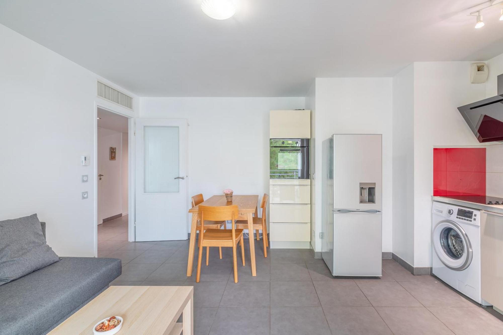 Le Printemps, Centre Juan Les Pins , 100M Des Plages, 70M De La Gare De Juan Les Pins 昂蒂布 外观 照片